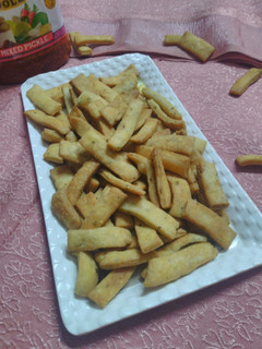 नमक पारे (Namak pare recipe in Hindi) रेसिपी मुख्य फोटो