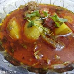 A picture of Aloo gajar gosht.