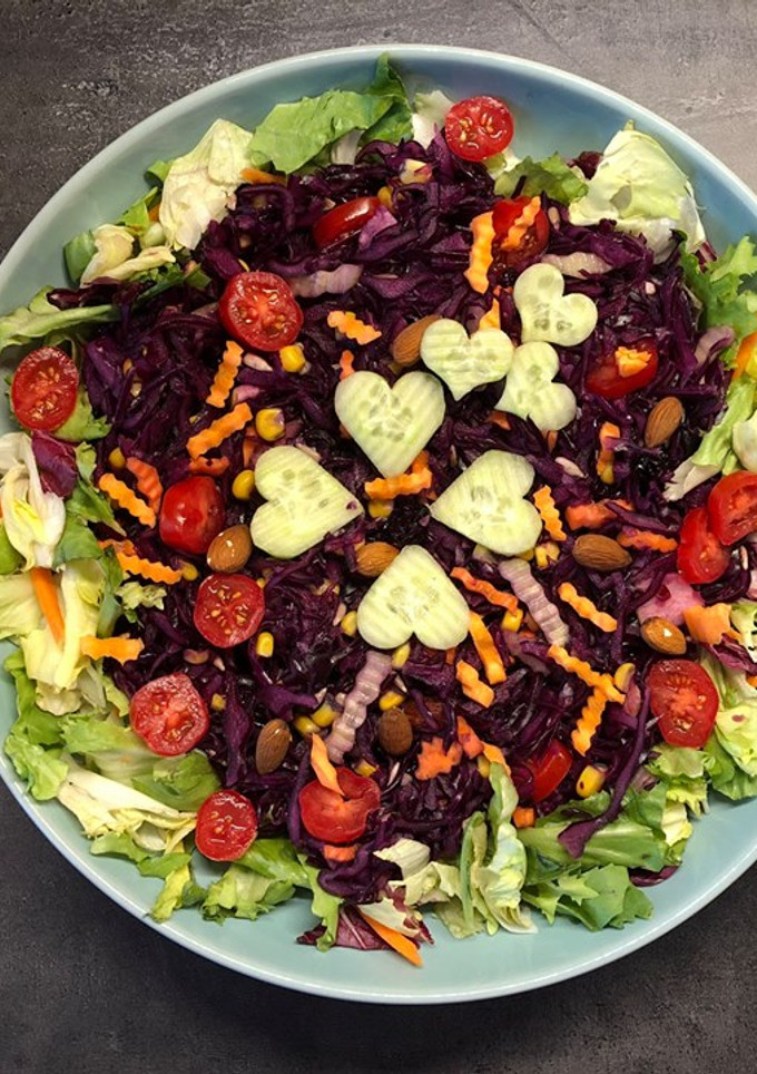Una foto de Ensalada de col lombarda