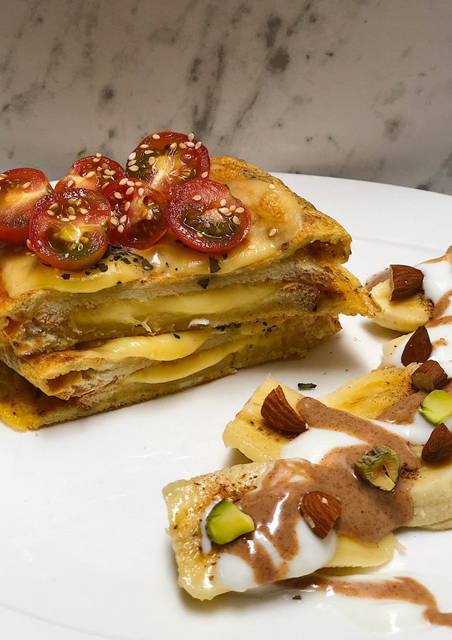 Una foto de Desayuno saludable: egg pocket 🍳 con fruta