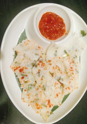 A picture of Lahsuniya dhokla.