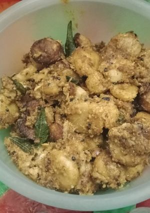 சேப்பக்கிழங்கு வறுவல்(seppakilangu varuval recipe in tamil) செய்முறை முக்கிய புகைப்படம்