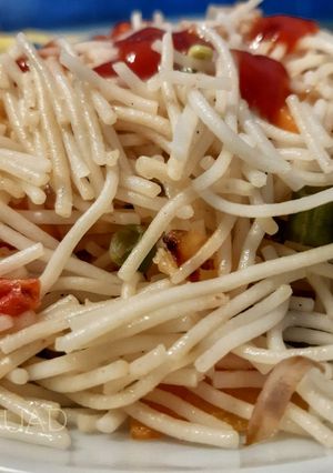 ঘরোয়া চাউমিন (Ghoroya Chowmein recipe in Bengali) রেসিপির প্রধান ছবি