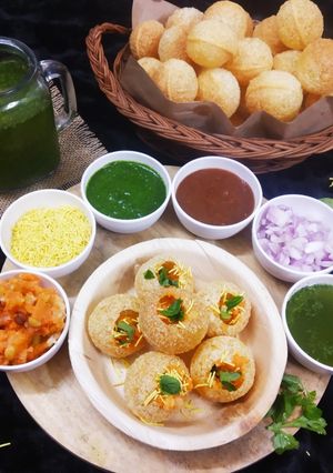 पानी पूरी (Pani puri recipe in Hindi) रेसिपी मुख्य फोटो