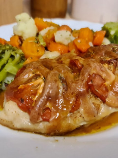 Una foto de Pechugas de pollo rellenas