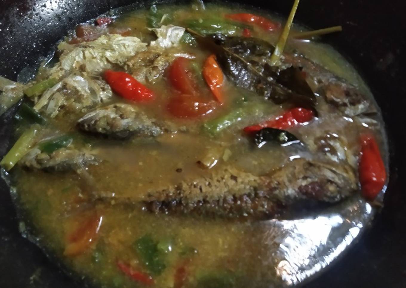 Ikan kembung kuah kuning