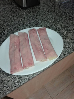 Una foto de Rollitos de jamón dulce