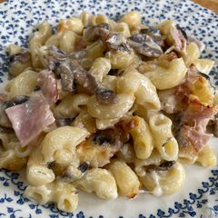 Mushroom and ham pasta bake A picture of Mushroom and ham pasta bake.