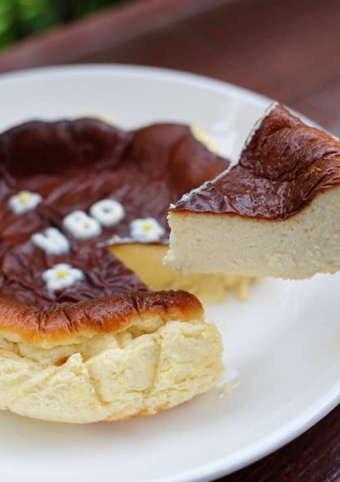 A picture of Basque Burnt Cheesecake Keto - Easy Flourless Cheesecake.