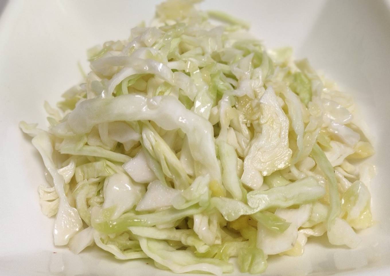 Ensalada de col aliñada