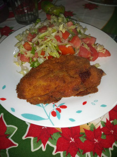 Una foto de Milanesas de berenjenas rellenas de jamón y queso 😋