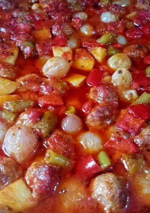 O poză a rețetei İahnie de ceapă arpagic și chifteluțele.