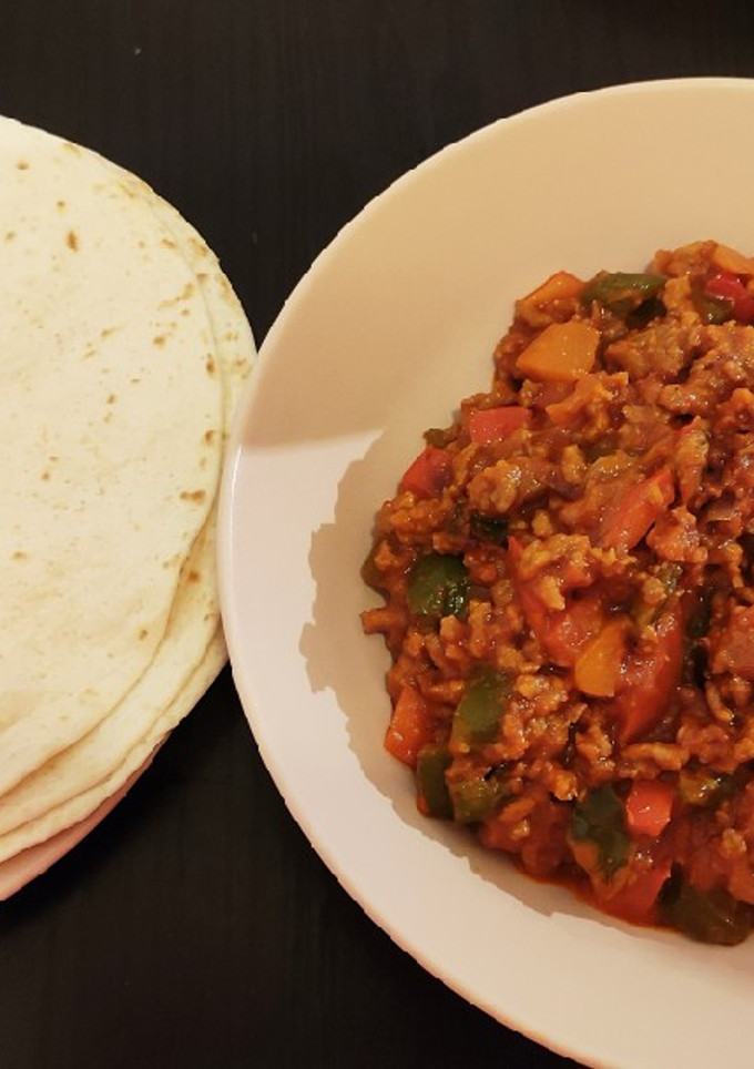 Una foto de Burritos de carne picada y pimientos