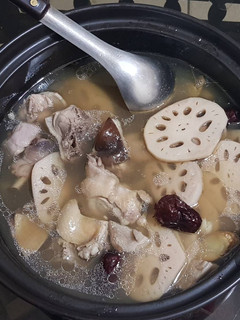 蓮藕紅棗雞湯(陶鍋篇) 的食譜成品照片