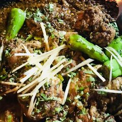 A picture of Koyla Karahi ❤❤.
