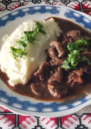 Una foto de 🇫🇷 Boeuf Bourguignon 🇫🇷
