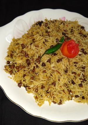 A picture of Kala chana pulao with makhmali paneer.