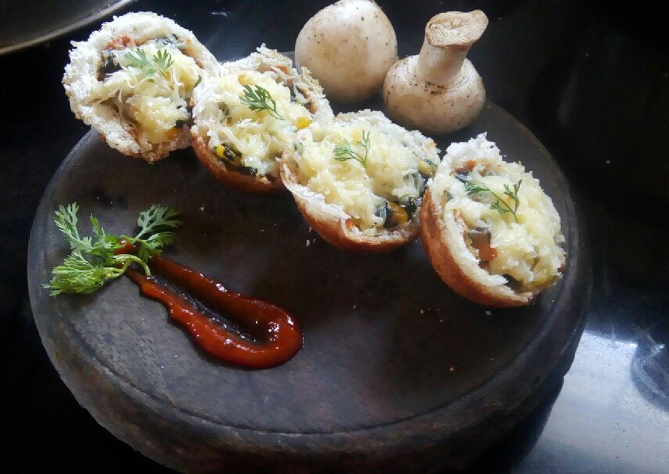 Bread and cheese pie