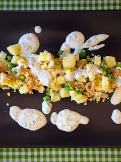 Una foto de Ensaladilla de pollo con Salsa Tártara
