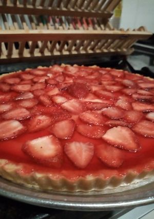 Una foto de Tarta de frutillas 🍓sin horno!
