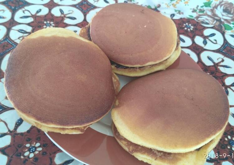 Resep #5. Dorayaki Doraemon Teflon yang Sempurna
