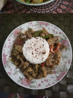 Foto principal de Chop suey de ternera y champiñones