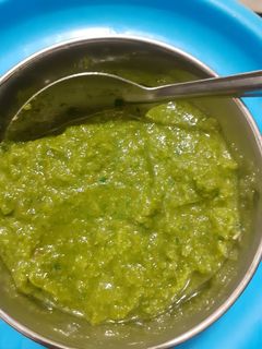 हरे लहसुन की चटनी (hare lehsun ki chutney recipe in Hindi) रेसिपी मुख्य फोटो