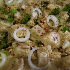 A picture of Malai chicken handi.
