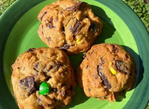 Una foto de Cookies con rocklets y trozos de chocolate