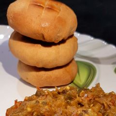 A picture of Baked Litti.