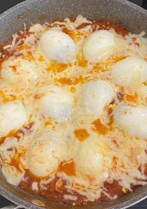صورة لوصفة بيض 🥚 مسلوق مع صلصة الطماطم