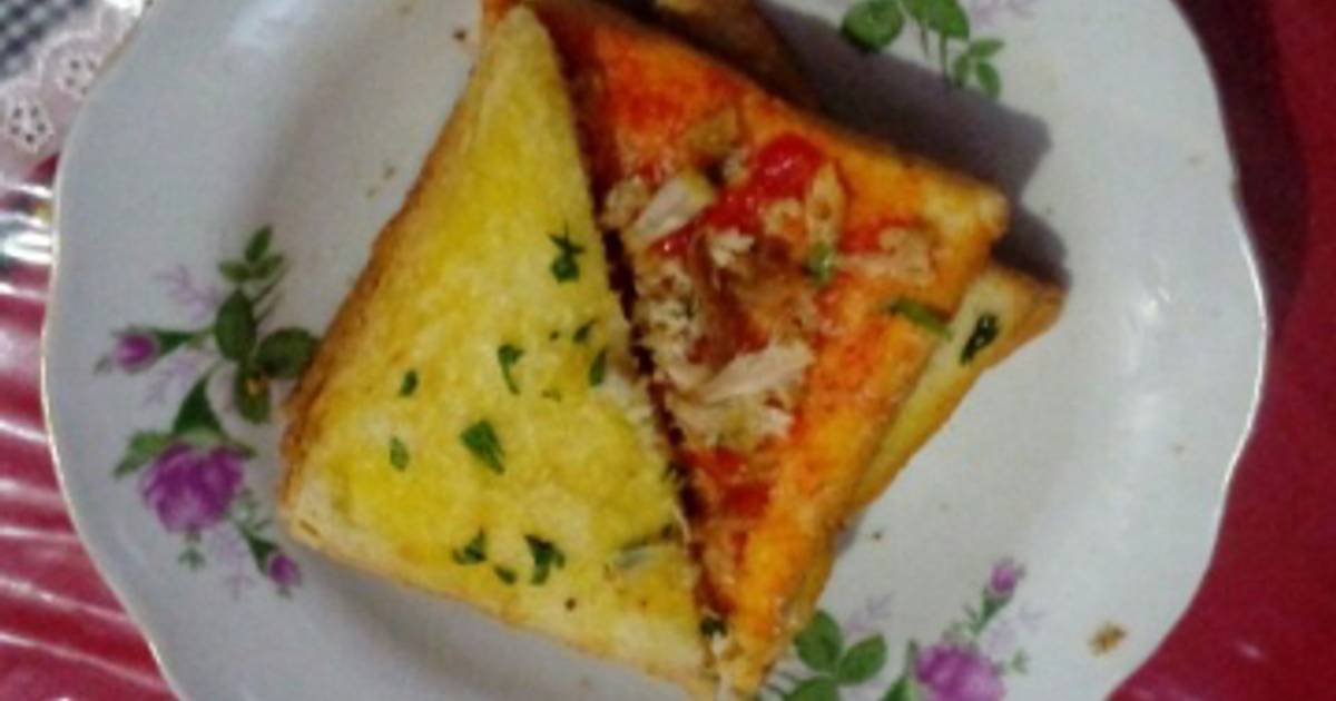 Quick Pizza n Garlic Bread Sandwich