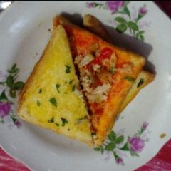 A picture of Quick Pizza n Garlic Bread Sandwich.