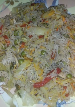 A picture of Chinese fried rice.