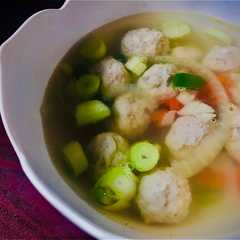 A picture of Baso ayam (no tepung, no gula, no minyak, no santan).