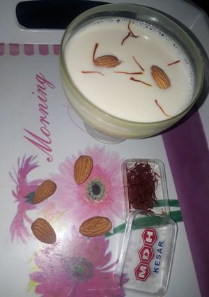 A picture of Healthy saffron almonds milk.