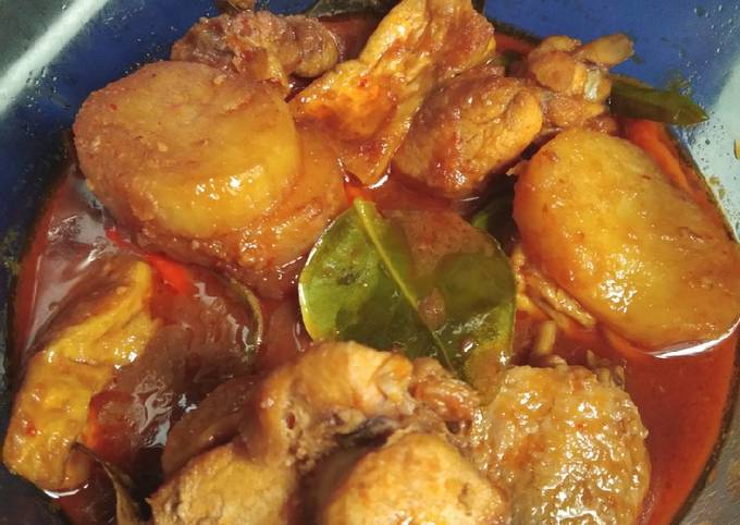 Semur ayam tahu kentang