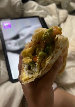 صورة لوصفة وصفتي اللذيذة للأفوكادو والبيض 🥑🥚🥖🌿