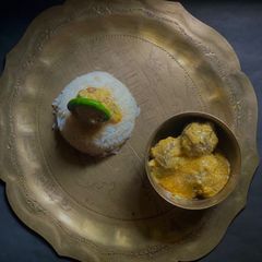 A picture of Kanchkola diye Ilish Kofta / Raw Banana & Ilish Kofta.