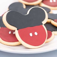A picture of Mickey Mouse Cookies.