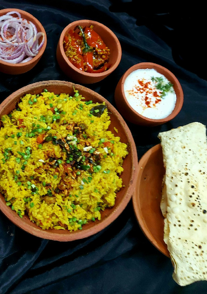 A picture of Dal khichdi.