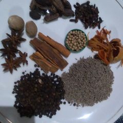 A picture of Shahi Garam Masala.