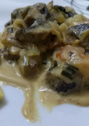 Una foto de Carne con salsa crema de champiñones