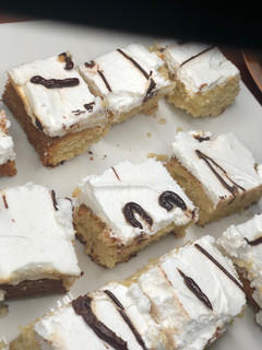 A picture of Vanilla cake.