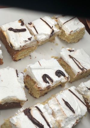 A picture of Vanilla cake.