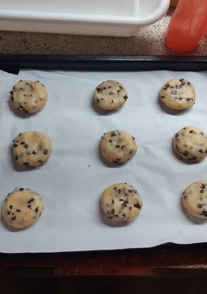 Una foto de Galletas con chips de chocolate fáciles