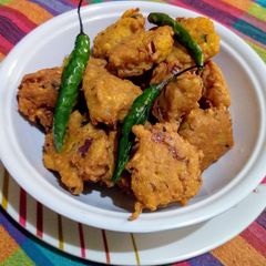 A picture of Mix daal fritters(pakoda).