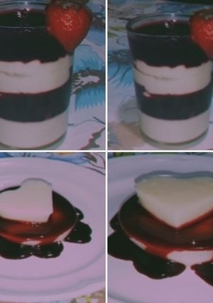 Una foto de Panna cotta a base de menta a acompañado de un coulis de jamaica