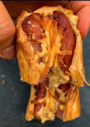 Una foto de 🌭🔥Pancho de chori relleno!🔥🌭