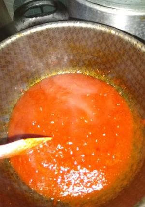 A picture of Tomato Paste.
